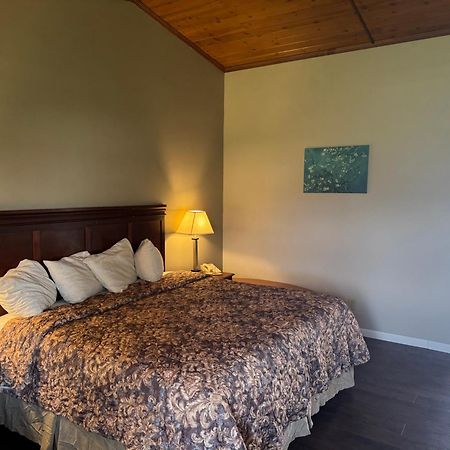 Town & Country Motel Clinton Zewnętrze zdjęcie